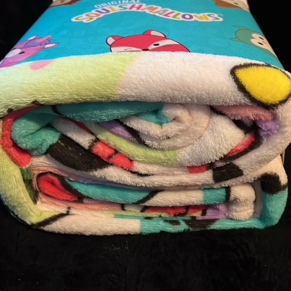 Squishmallows Throw Blanket - Picture 5 of 6